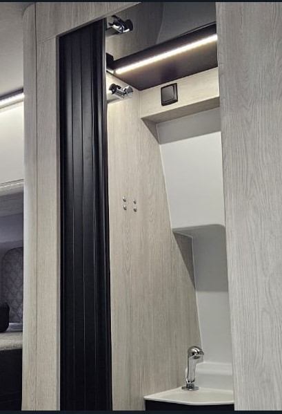 Puerta Persiana Corrediza Baño Negra